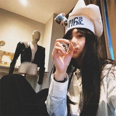 穿越橄榄树林